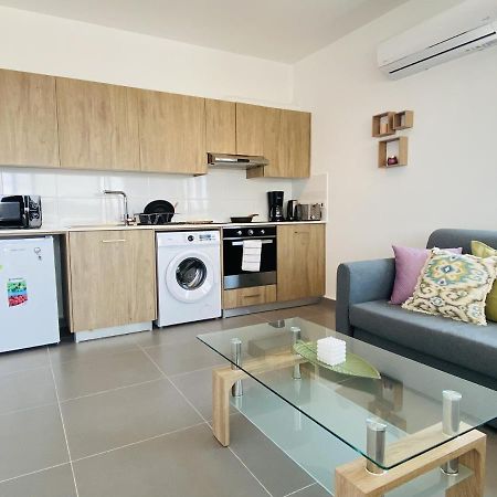 Silver Line 1-Bedroom Apartment In Larnaca Exteriör bild