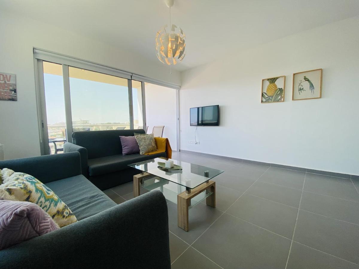 Silver Line 1-Bedroom Apartment In Larnaca Exteriör bild