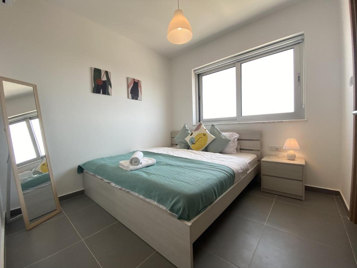 Silver Line 1-Bedroom Apartment In Larnaca Exteriör bild
