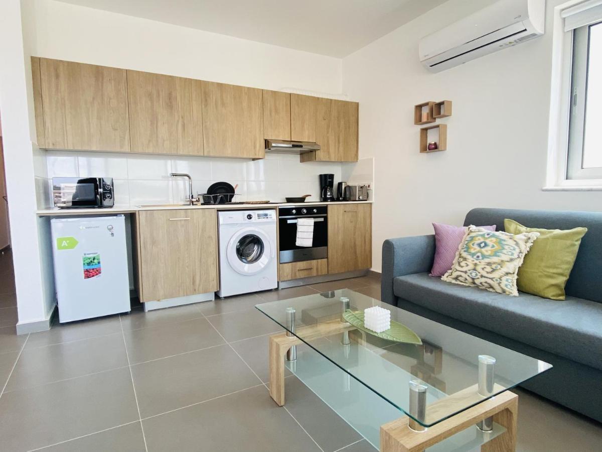 Silver Line 1-Bedroom Apartment In Larnaca Exteriör bild