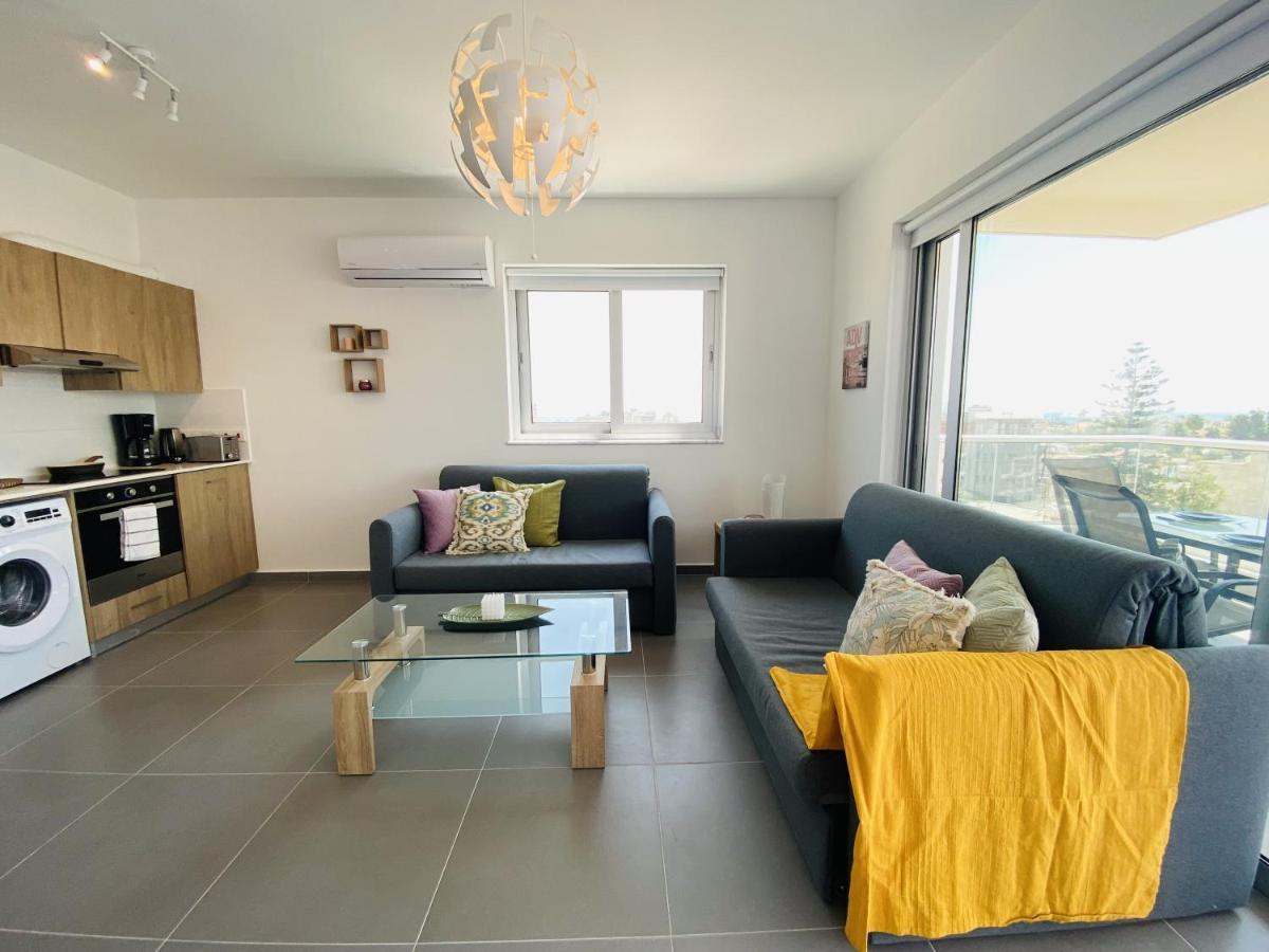Silver Line 1-Bedroom Apartment In Larnaca Exteriör bild
