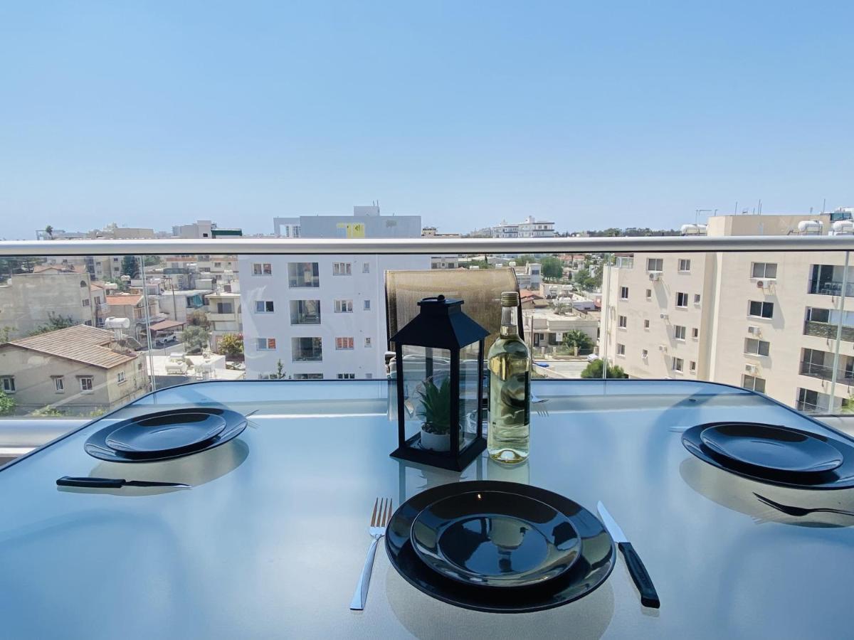 Silver Line 1-Bedroom Apartment In Larnaca Exteriör bild
